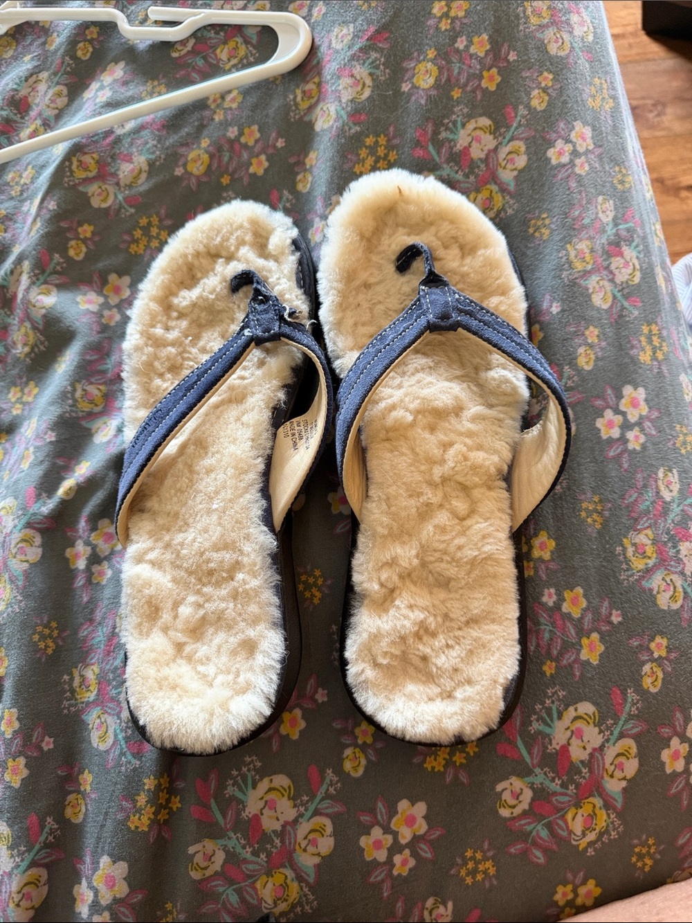 L.L. Bean Navy Flip-Flop Slippers with Cream Shearling